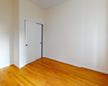 East 38 Street - Photo Thumbnail 2