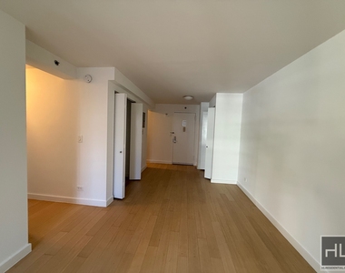 East 39th Street - Photo Thumbnail 1