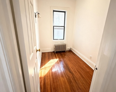 Summit Avenue - Photo Thumbnail 5