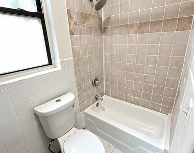 Summit Avenue - Photo Thumbnail 9