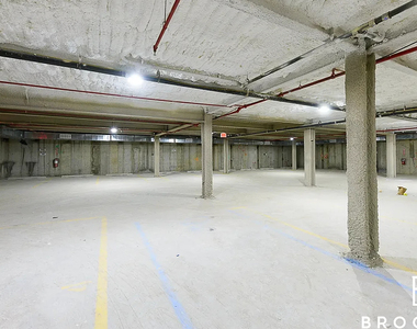 1461 Gates Ave - Photo Thumbnail 14