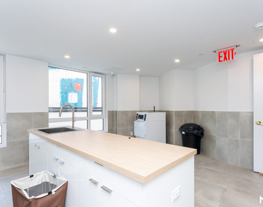 280 Meeker Ave - Photo Thumbnail 18