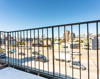 280 Meeker Ave - Photo Thumbnail 9