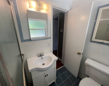 3900 17th Street N - Photo Thumbnail 10