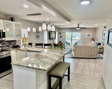 7003 Sunset Way - Photo Thumbnail 6