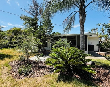 11537 63rd Avenue - Photo Thumbnail 26