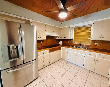 11537 63rd Avenue - Photo Thumbnail 3