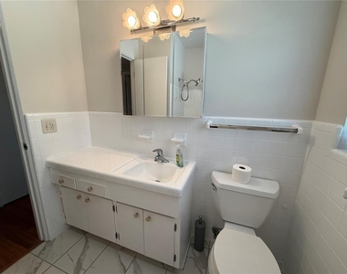 11537 63rd Avenue - Photo Thumbnail 10