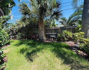 11537 63rd Avenue - Photo Thumbnail 27