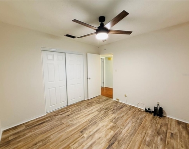 11537 63rd Avenue - Photo Thumbnail 15