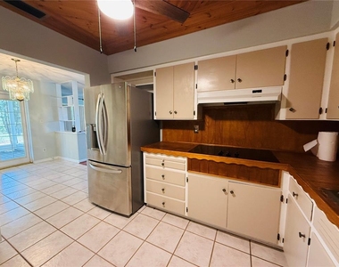 11537 63rd Avenue - Photo Thumbnail 2