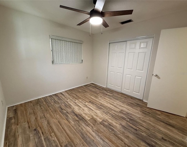 11537 63rd Avenue - Photo Thumbnail 12