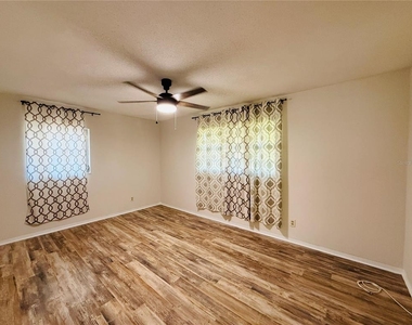 11537 63rd Avenue - Photo Thumbnail 17