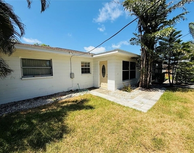 11537 63rd Avenue - Photo Thumbnail 29