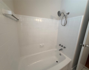 11537 63rd Avenue - Photo Thumbnail 11