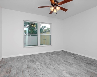 6235 S Adelia Avenue - Photo Thumbnail 19