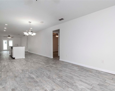6235 S Adelia Avenue - Photo Thumbnail 15