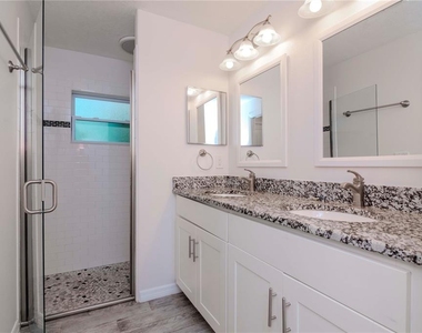 6235 S Adelia Avenue - Photo Thumbnail 17