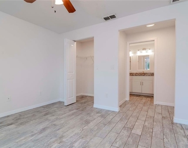 6235 S Adelia Avenue - Photo Thumbnail 16