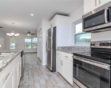 6235 S Adelia Avenue - Photo Thumbnail 6