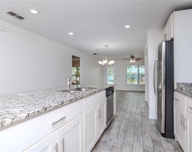 6235 S Adelia Avenue - Photo Thumbnail 8
