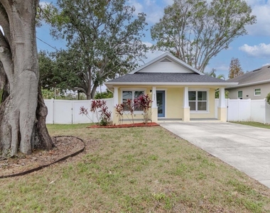 6235 S Adelia Avenue - Photo Thumbnail 1