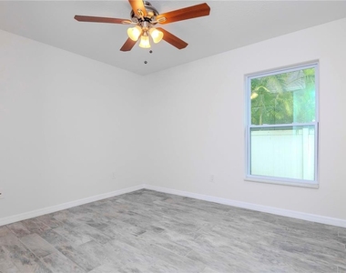 6235 S Adelia Avenue - Photo Thumbnail 22