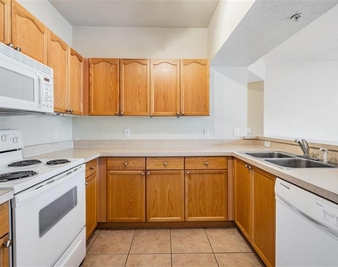 5125 Palm Springs Boulevard - Photo Thumbnail 11