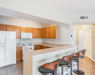 5125 Palm Springs Boulevard - Photo Thumbnail 9