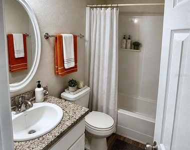209 Berry Tree Place - Photo Thumbnail 8
