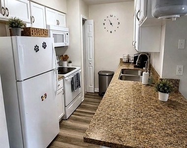 209 Berry Tree Place - Photo Thumbnail 1
