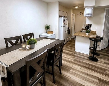 209 Berry Tree Place - Photo Thumbnail 2