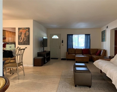 1750 Druid Road E - Photo Thumbnail 2