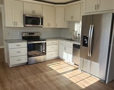 5145 17th Avenue N - Photo Thumbnail 3