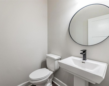 1302 W Carmen Street - Photo Thumbnail 11