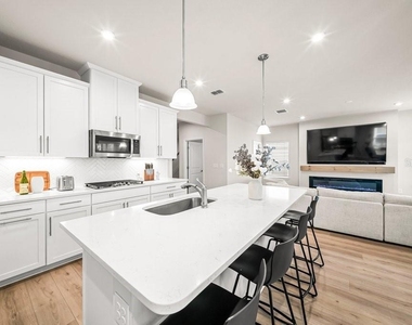 181 Tower Court - Photo Thumbnail 8