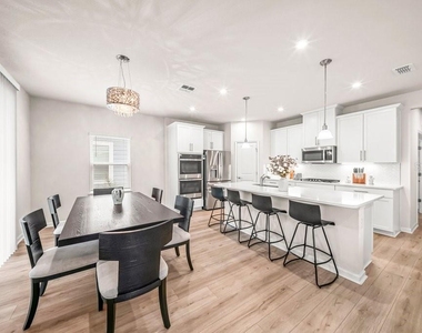 181 Tower Court - Photo Thumbnail 7
