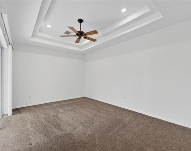209 Sela Cove Circle - Photo Thumbnail 12