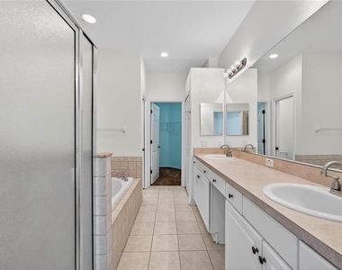 209 Sela Cove Circle - Photo Thumbnail 17