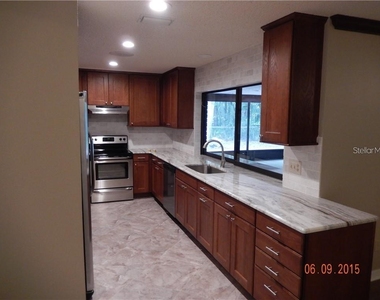 8925 Quail Run Drive - Photo Thumbnail 9