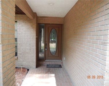 8925 Quail Run Drive - Photo Thumbnail 2