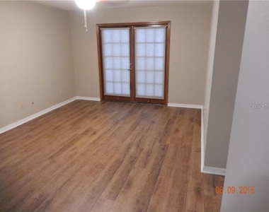 8925 Quail Run Drive - Photo Thumbnail 7