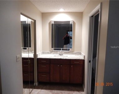 8925 Quail Run Drive - Photo Thumbnail 4