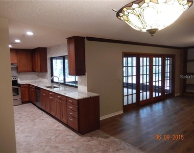 8925 Quail Run Drive - Photo Thumbnail 10