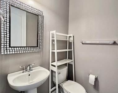 7516 S Trask Street - Photo Thumbnail 16