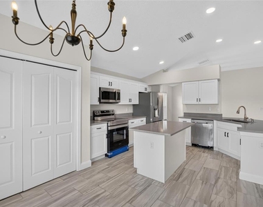 1434 Hatcher Loop Drive - Photo Thumbnail 4