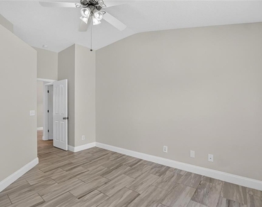 1434 Hatcher Loop Drive - Photo Thumbnail 38
