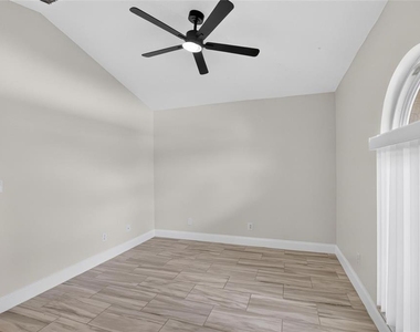 1434 Hatcher Loop Drive - Photo Thumbnail 31
