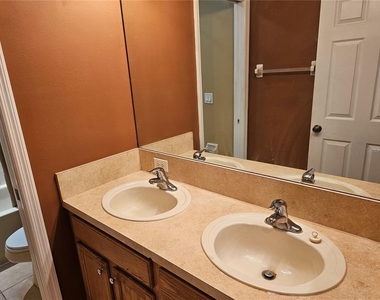 1147 Emerald Hill Way - Photo Thumbnail 28