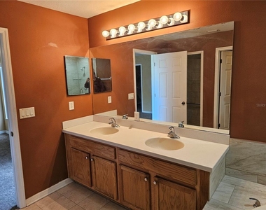 1147 Emerald Hill Way - Photo Thumbnail 40